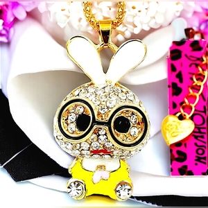 Gold-plated Crystal bunny glasses yellow & pink shirt necklace pendant